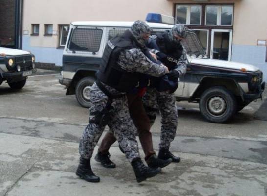 Maloljetnici napadali penzionere na Alipašinom Polju, 80-godišnjak preminuo…