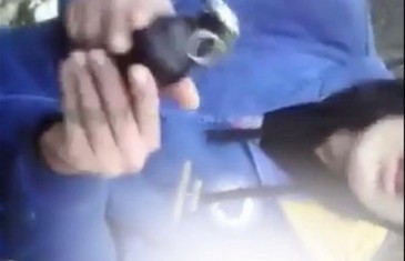 Djeca u Bihaću “igrali” se bombama, sve snimili i postavili na Facebook (VIDEO)