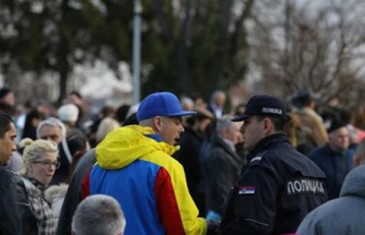 Reper Đus napravio incident na sahrani Dragana Nikolića!