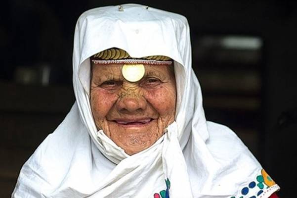Umrla nana Nura, najstarija Bošnjakinja koja je goste dočekivala u tradicionalnoj nošnji…