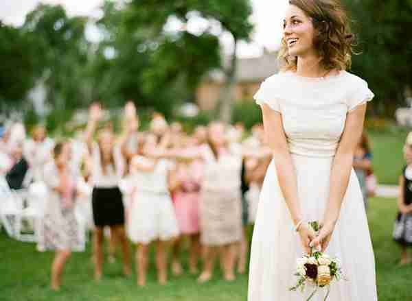 PORIJEKLO SVADBENIH OBIČAJA: Evo šta se krije iza uobičajenih svadbenih tradicija