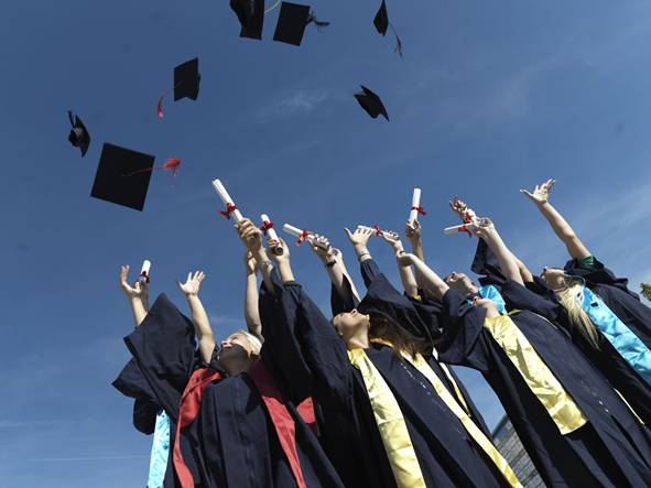 “Univerziteti koji niču u BiH služe da se neko obogati ‘preko noći’, a da neko dođe do diplome bez truda, vrednovanjem nauke bi se spriječilo njihovo otvaranje”