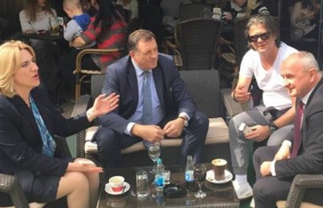 Nije fotomontaža: Slobodan Vasković na kafi sa Dodikom