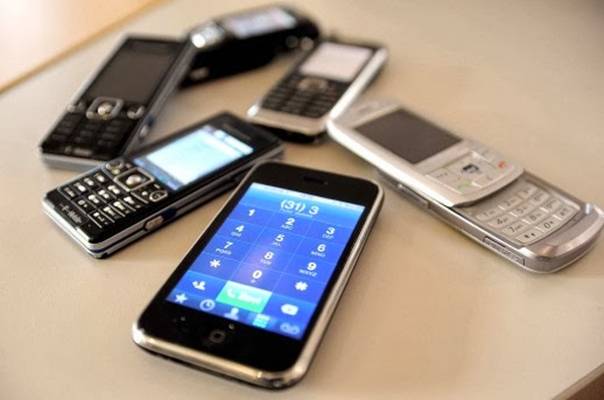 PROIZVOĐAČI U PANICI: Američka vlada ima dokaz da mobilni telefoni UZROKUJU RAK