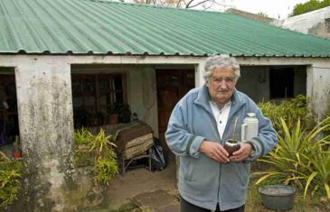 DODIK ODLIKOVAO MUJICU: Bogati predsjednik RS uručuje priznanje bivšem siromašnom predsjedniku Urugvaja