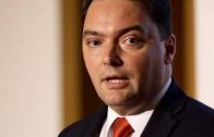 KOŠARAC SE U PISMU AMERIČKOM AMBASADORU NALUPAO RAZNIH GLUPOSTI: “Bosanci i Hercegovci ne postoje, američke serije gledajte kod kuće, idite u Vašu zemlju pa tamo provodite Marfijeve zakone…”