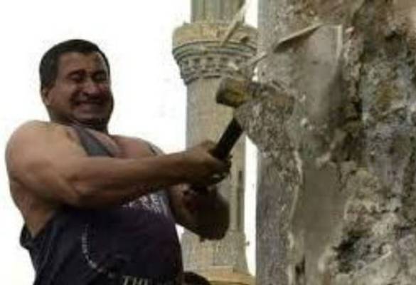 Čovjek koji je rušio Sadamov spomenik: Kad bi se vratio iz mrtvih