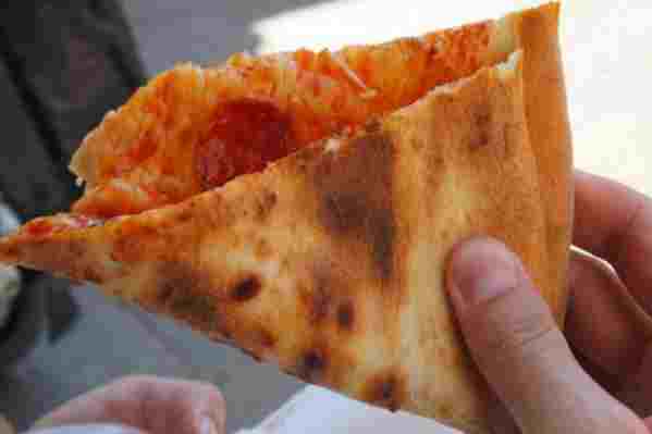 Evo zašto preklopljena kriška može uništiti cijelu pizzu…