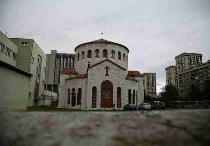 MUP KS POTVRDIO: Uhapšen osumnjičeni za paljenje crkve u Sarajevu