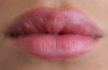 OVO SIGURNO NISTE ZNALI: Zašto su usne crvene?