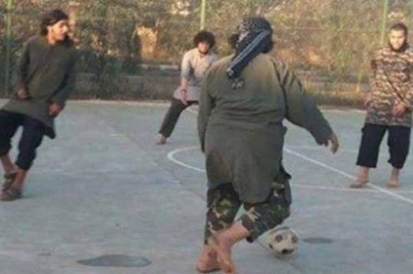 ISIL mijenja nogometna pravila i uvodi “šerijatsko suđenje”