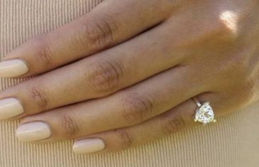 Zašto djevojke stavljaju zaručnički prsten na mali prst