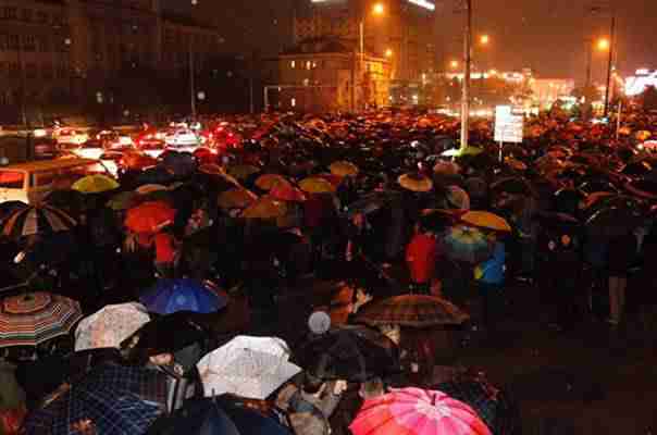 Blokirana glavna saobraćajnica: Stotine građana na protestu zbog pogibije Selme Agić i Edite Malkoč