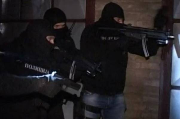 Specijalci upali usred noći: Pogledajte kako je pala jedna od najjačih kriminalnih grupa na Balkanu (VIDEO)