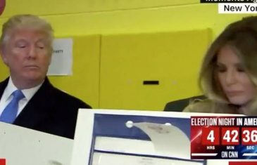 Hit na internetu: Trump virio u listić supruge da se uvjeri da je glasala za njega