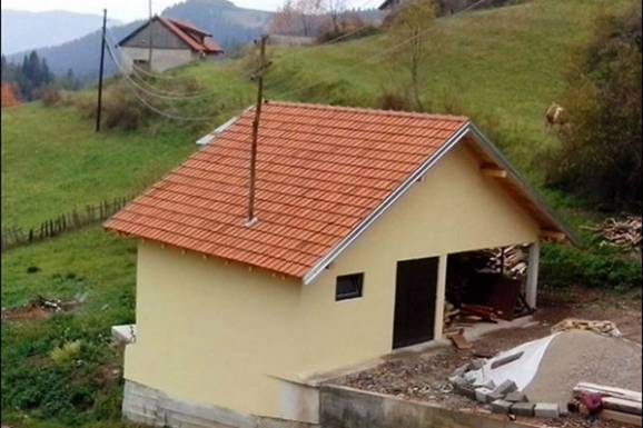 Arhitektonski potez godine: Miladin uzidao banderu u kuću