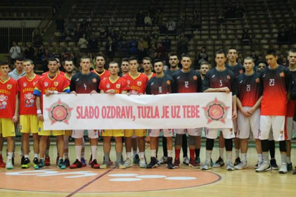 Košarkaši iz Tuzle poslali podršku oboljelom Slađi Stojkoviću