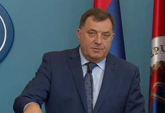 DODIK PLJUJE RUKU KOJA GA HRANI: “Stranci su od BiH i Kosova napravili propale države, …ni Šiptari iz Prištine ne mogu…”!