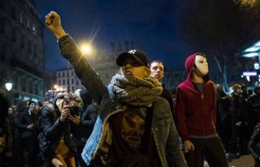 Protesti zbog silovanja mladića se proširili u centar Pariza