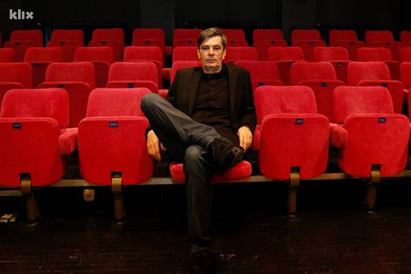 Senad Bašić: Pozorište je dobilo na značaju više nego kafana, ljudi se žele odmaknuti od ekrana