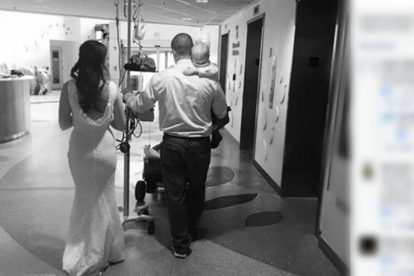 Fotografija zbog koje svi plaču: Par se venčao u bolnici, a razlog je STRAŠAN!
