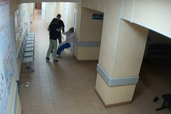 Pijanac u bolnici pretukao dvije medicinske sestre