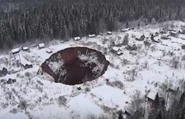 Ogromna rupa u Rusiji guta sve pred sobom!