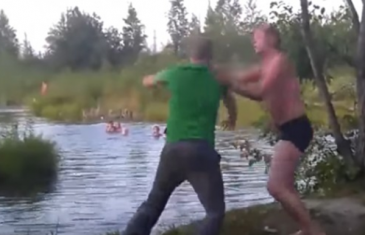 Ruska fer tuča godine se gadno završila za lika koji je izašao iz vode da bi se tukao (VIDEO)