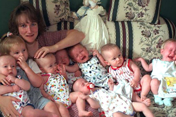 Rekli su joj da abortira četiri od sedam beba. Pogledajte kako izgledaju 18 godina kasnije!