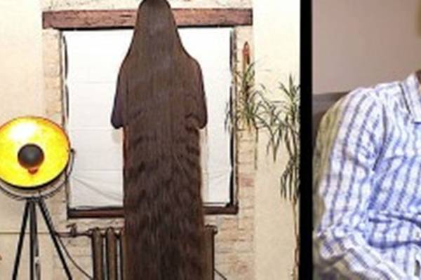 Žena se nije šišala 20 godina, a onda se i sama iznenadila kada je vidjela dužinu kose!(VIDEO)