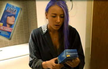 Podmetnuo je djevojci farbu umjesto šampona Pogledajte njenu reakciju kad je vidjela plavu kosu (VIDEO)