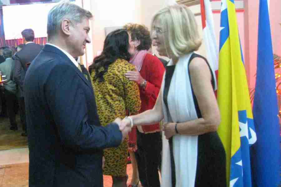 DODIK ĆE POVILENITI; ZVIZDIĆ U DIPLOMATSKOJ AKCIJI: Ambasadorica Austrije obećala još čvršće veze između dvije zemlje…