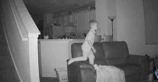 OTAC JE PRIMJETIO NEŠTO ČUDNO: Pa je postavio kameru da vidi šta mu sin radi u dva ujutru!(VIDEO)