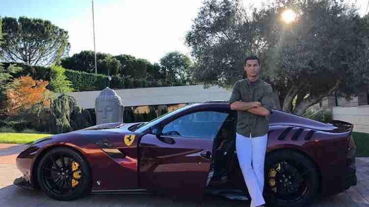 Zavirite u garažu Kristijana Ronalda: Portugalac se pohvalio novom mašinom…
