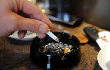 Šta donosi novi zakon: Pušenje će biti zabranjeno u kafanama, na koncertima, utakmicama…