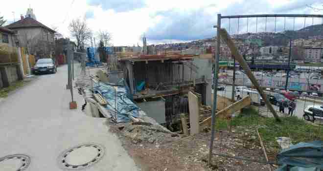 Aktivirano klizište u Sarajevu, na terenu Civilna zaštita i policija: Građani strahuju za sigurnost svojih porodica
