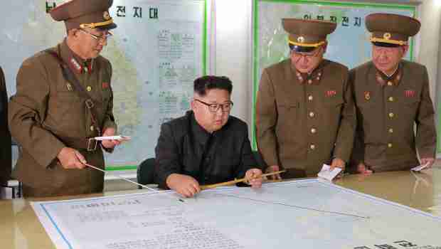 ZAMKA ZA DONALDA: VAŠINGTON POST tvrdi da Kim Jong Un hvata Trampa u zamku
