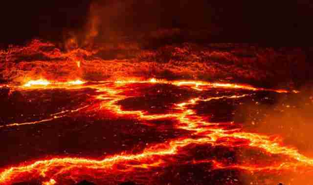 OTVARA SE KAPIJA PAKLA – PLANETA SE TRESE: Zastrašujući vulkani cijepaju Afriku na pola…