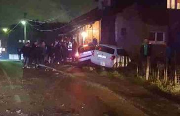 Sudar tri vozila u Zenici: Autom se zabio u kuću, povrijeđene četiri osobe…