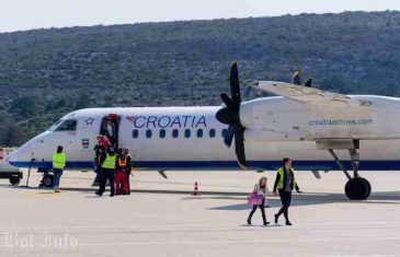 DRAMA U AVIONU “CROATIA AIRLINESA”: Putnici od Zagreba do Brača putovali 20 sati, na Bolu su mislili da se avion srušio