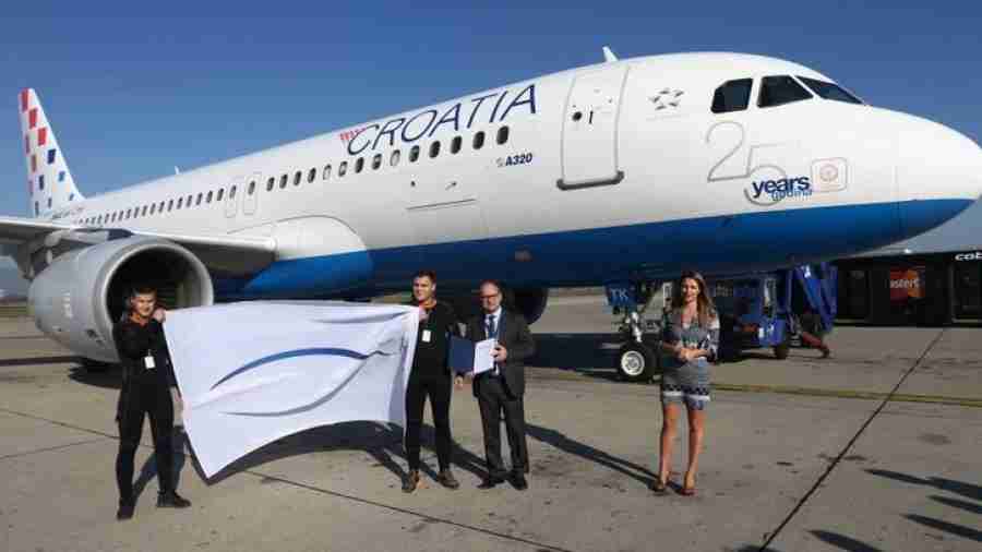 PANIKA U AVIONU: Stjuardesa Croatia Airlinesa zaražena ospicama, EVO KAKO SU REAGOVALI PUTNICI…