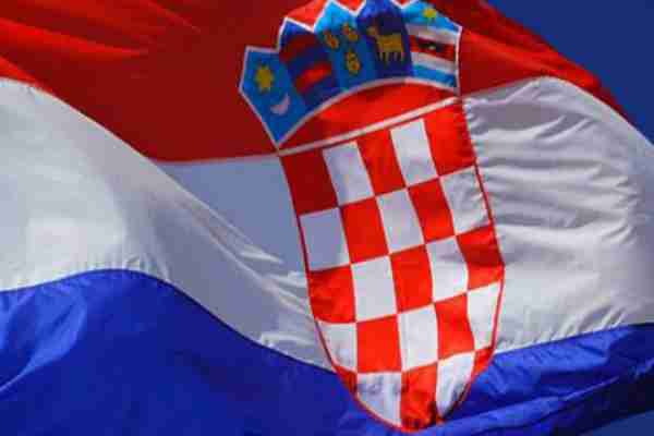 NAKON INTERVENCIJE POLICIJE: Skinute zastave Hrvatske sa zgrade federalnih institucija u Mostaru
