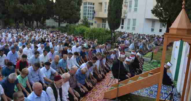 ODBIJEN ZAHTJEV MEDŽLISA ISLAMSKE ZAJEDNICE MOSTAR: Bešlić zabranio Bajram-namaz u Lakišića haremu!