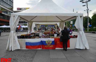 GRAĐANI U ŠOKU: Putinovi portreti, babuške i simboli Novorusije se prodaju na Trgu djece Sarajeva