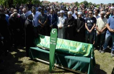 BIZARNO: Pogledajte šta se desilo usred ukopa na grobu Sinana Sakića…