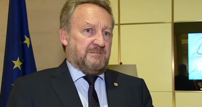 Izetbegović otvoreno o svemu: Iz SDA će otići oni koji je brukaju, a rat nisam proveo u trezoru!