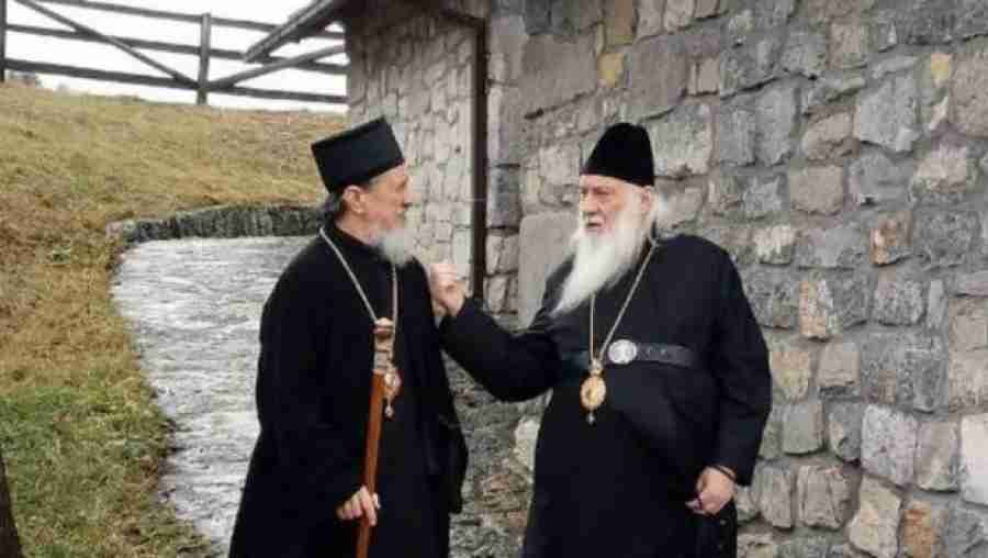 Vladike Srpske Pravoslavne Crkve se potukle, vukli se za kosu i čupali sijede brade, a sve zbog…