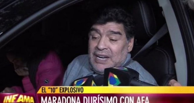 Potpuno razvaljen: Pogledajte u kakvom je stanju Maradona, ne može složiti niti jednu rečenicu…