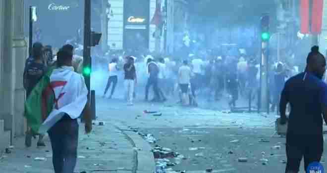 Slavlje u Parizu prešlo u divljanje: Navijači obijali prodavnice, prevrtali automobile, policiju gađali kamenjem…