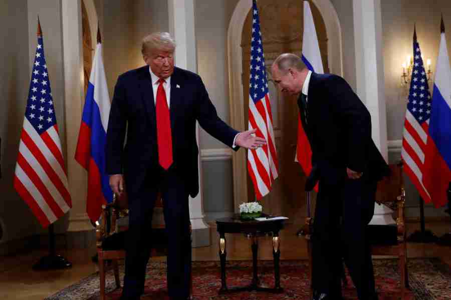 ČITAV SVIJET SE PITA ŠTA OVO ZNAČI: Nakon rukovanja s Putinom, Trump jednim potezom šokirao sve!